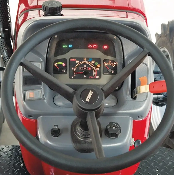 JX Straddle tractor has a Clear information display: Comprehensive instrument panel, located in front of the operator, with clear and easy to read central analog screen.