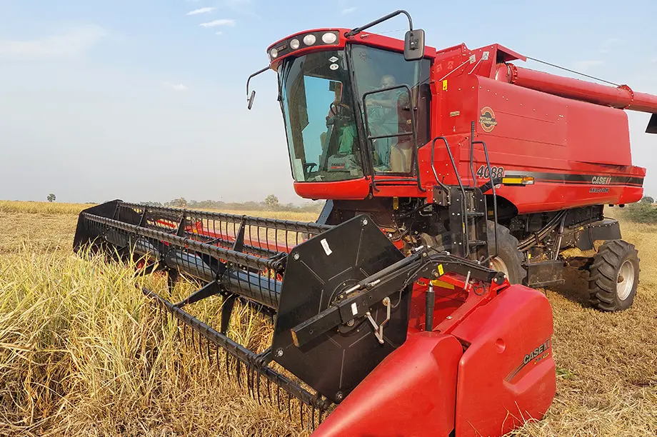 4088 axial flow combine: At AGRISERV Uganda, we sell and supply harvesting machines from trusted brands, including Case IH, FIMAKS, and Beroni, all proven for Uganda’s demanding field conditions. Our Case IH harvester range includes Axial-Flow Combines (4088, 5150, 6150, 7150, 7250, 8250, 9250), the Cotton Picker 420, Coffee Express 200, and Sugarcane Harvesters (A4000, A9000, A9900), which are engineered to harvest more in less time while reducing losses and labor costs. We also offer for sale FIMAKS forage harvesters, including the NC 10X for single-row silage and the Big Drum for high-capacity multi-row harvesting, alongside Beron combine harvesters, all available for purchase at AGRISERV Uganda nationwide stock branches.